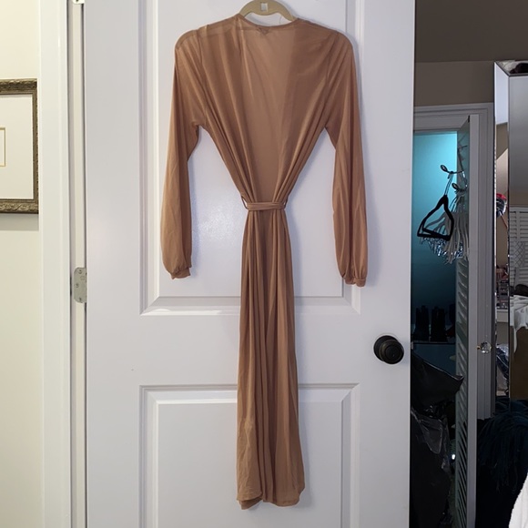 NWOT!!! Fashion Nova Nude Beach Cover Up - Picture 3 of 4